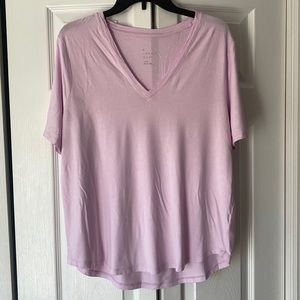 A New Day Lavender Purple V Neck Short Sleeve Tee Shirt Size Large